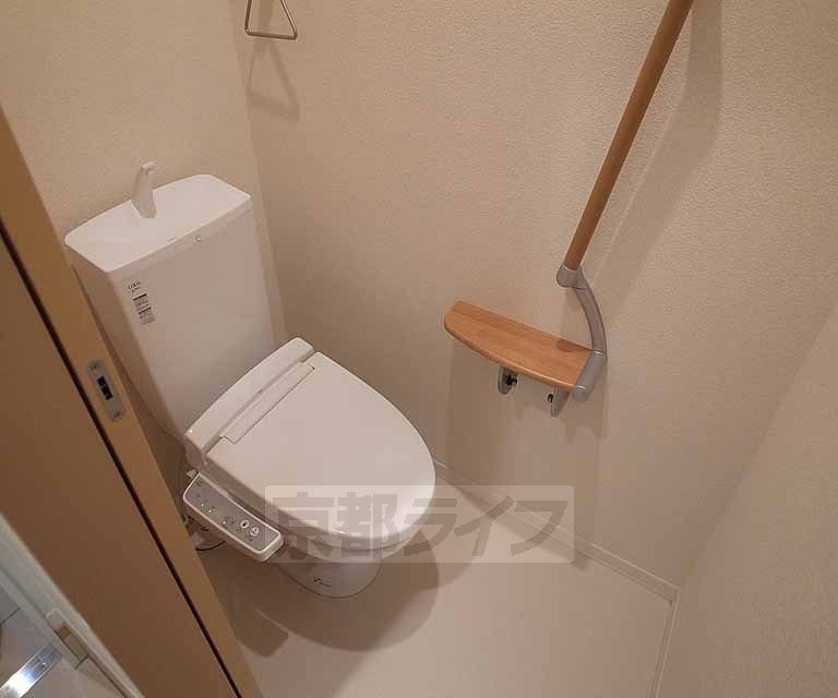 地下鉄東西線 御陵駅 徒歩9分 2階建 築12年のトイレ写真