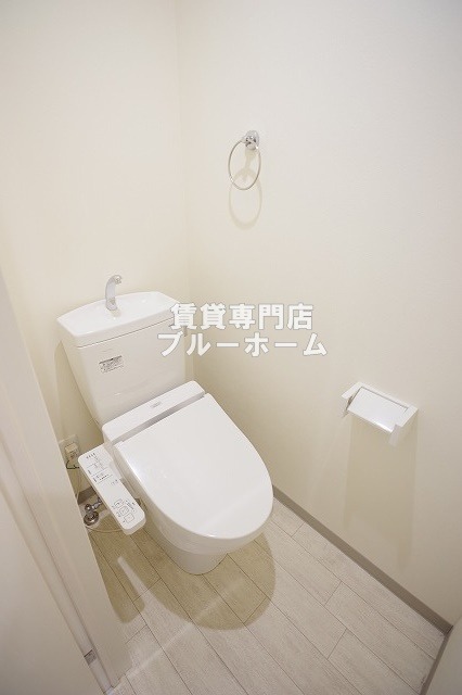 南海高野線 堺東駅 徒歩9分 10階建 築9年のトイレ写真