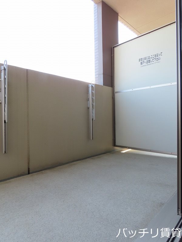 バルコニー　※同型タイプの為現状優先
