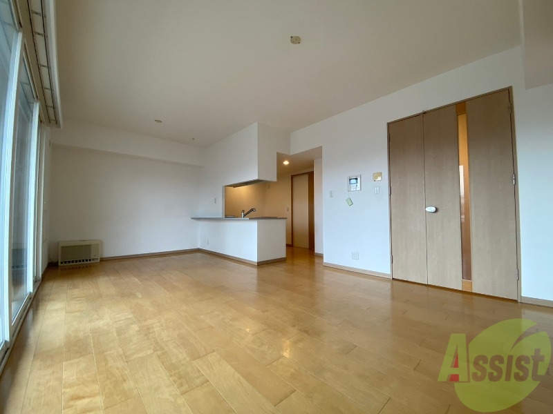 居室・リビング　広くてキレイなお部屋が広がっていて、充実した生活が送れそう。