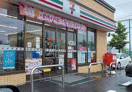 コンビニ　セブンイレブン札幌北郷6条店（コンビニ）まで310m