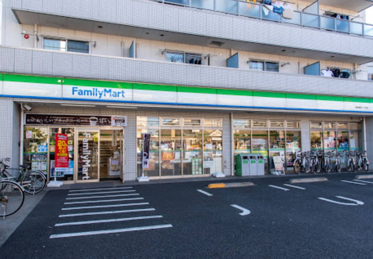 コンビニ　ファミリーマート南篠崎町二丁目店（コンビニ）まで236m