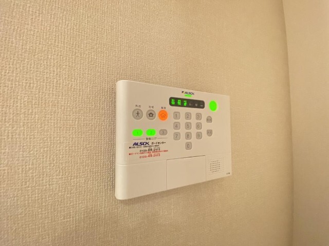 セキュリティ　同物件別室のイメージ画像となります　反転した間取りとなります