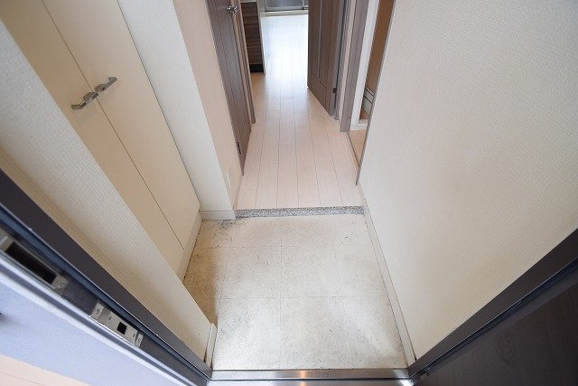 地下鉄中央線 阿波座駅 徒歩1分 15階建 築15年の玄関写真