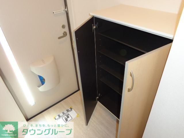 クレシアKの玄関写真