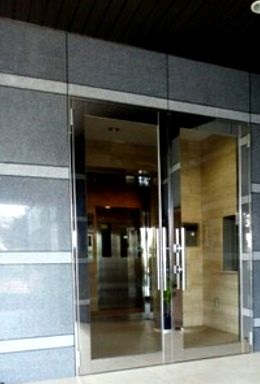 東京メトロ有楽町線 豊洲駅 徒歩6分 8階建 築17年の外観写真