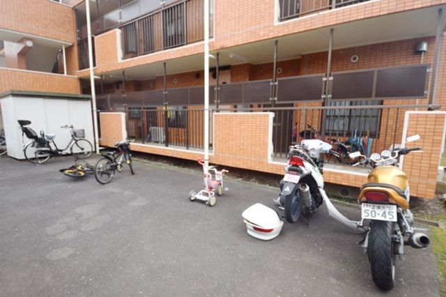 ピボアンヌ北寺尾A棟の外観写真