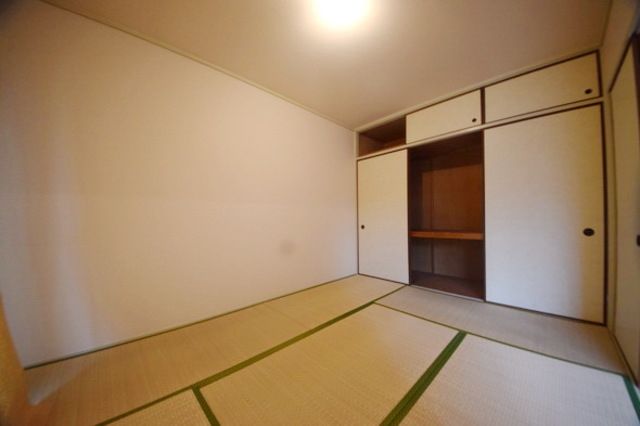 ピボアンヌ北寺尾A棟の内装写真