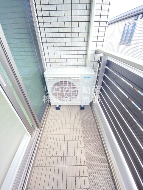 バルコニー　バルコニー付！お天気のいい日は洗濯物も気持ちよく干せますね！