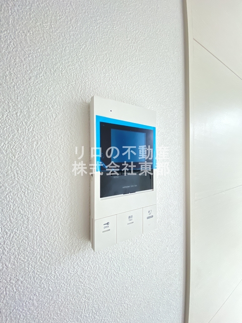 セキュリティ　来訪者の姿を確認できるＴＶモニター付インターホン設置済です！