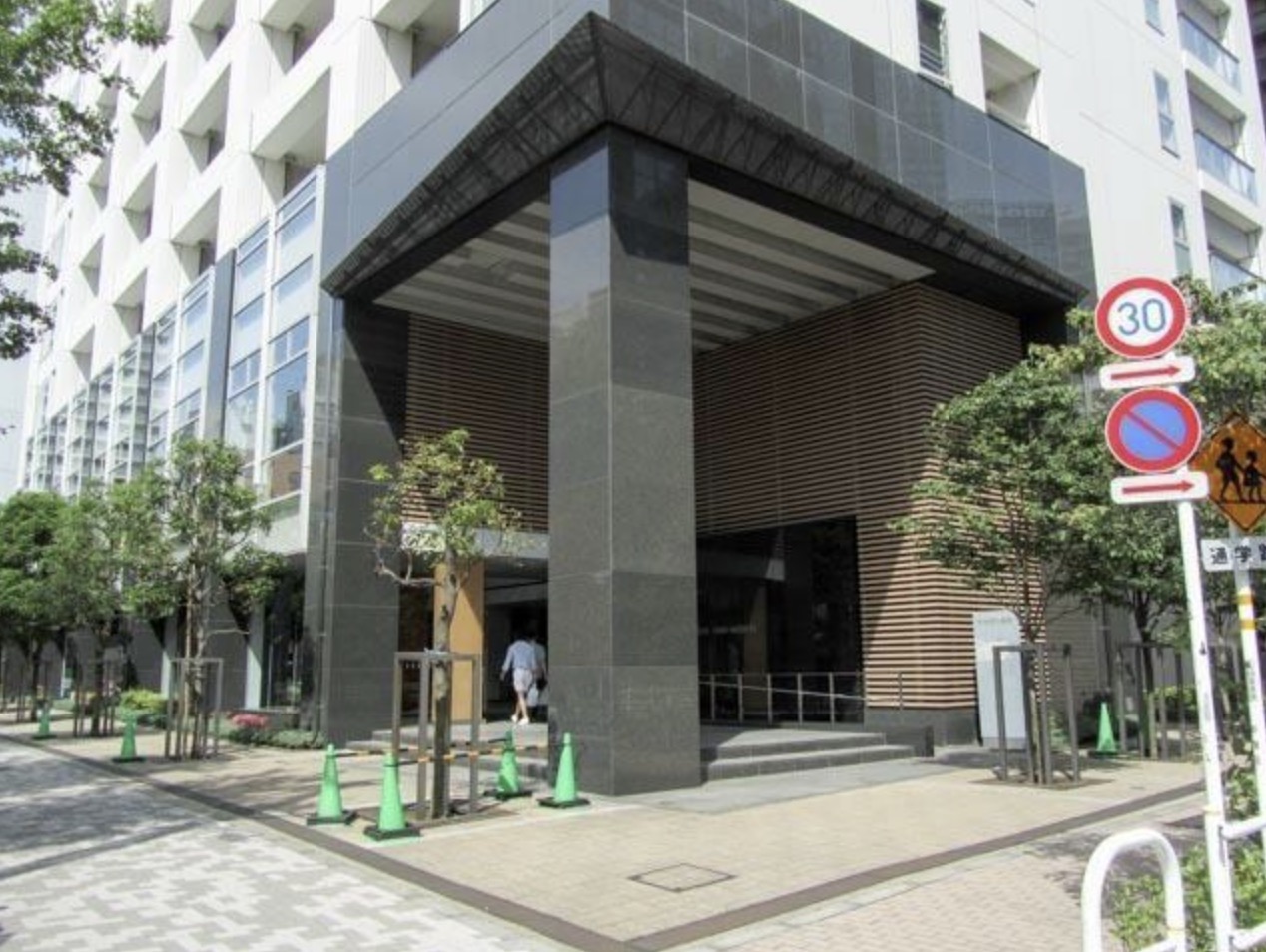 アトラスタワー西新宿の外観写真