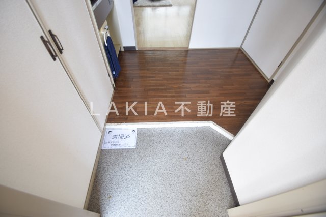 グランシャトー田辺の玄関写真