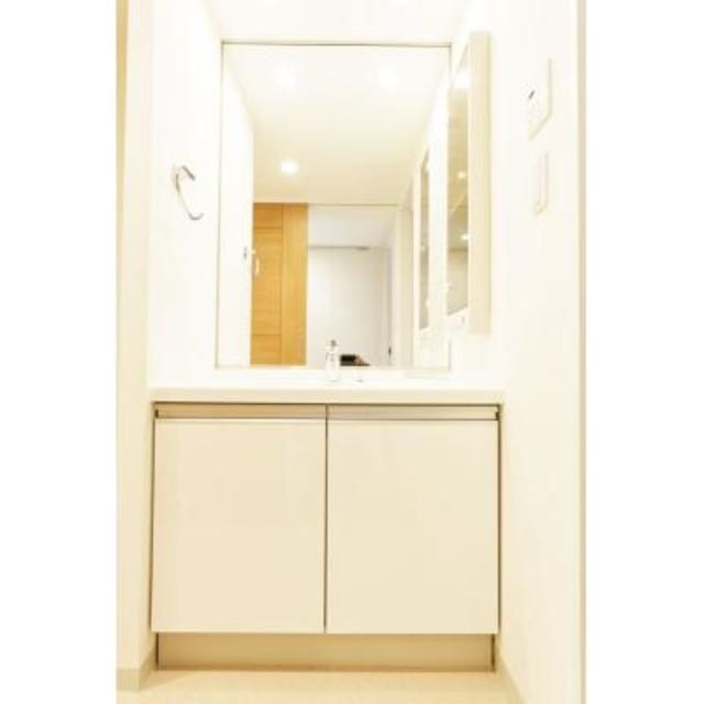 洗面設備　写真は同タイプ住居です。