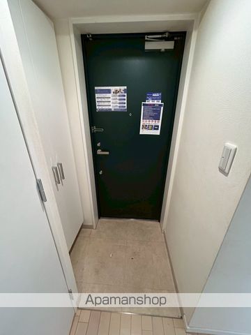 レジディア本厚木の玄関写真