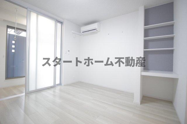 その他部屋・スペース　落ち着いて過ごせるお部屋なので、寝室にいかがでしょうか