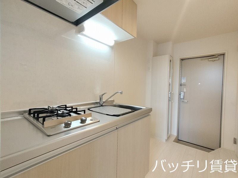 キッチン　画像は別号室タイプの為、現状を優先致します。
