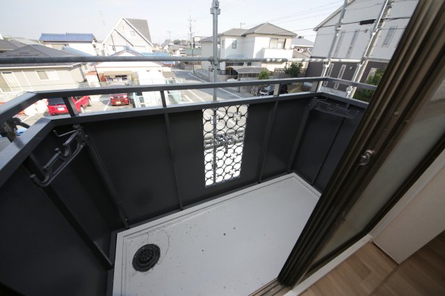 バルコニー　別部屋同間取りのお写真となります。参考にご覧くださいませ。