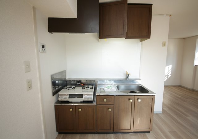 キッチン　別部屋同間取りのお写真となります。参考にご覧くださいませ。