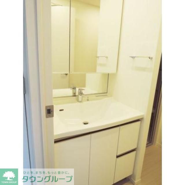 洗面設備　※写真は同タイプ住戸です。