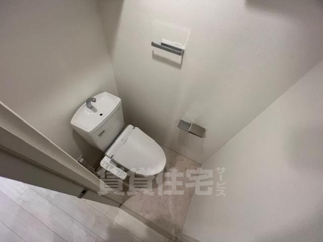 南海本線 難波駅 徒歩6分 15階建 築3年のトイレ写真