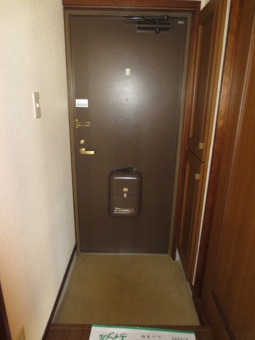 AKビルの玄関写真