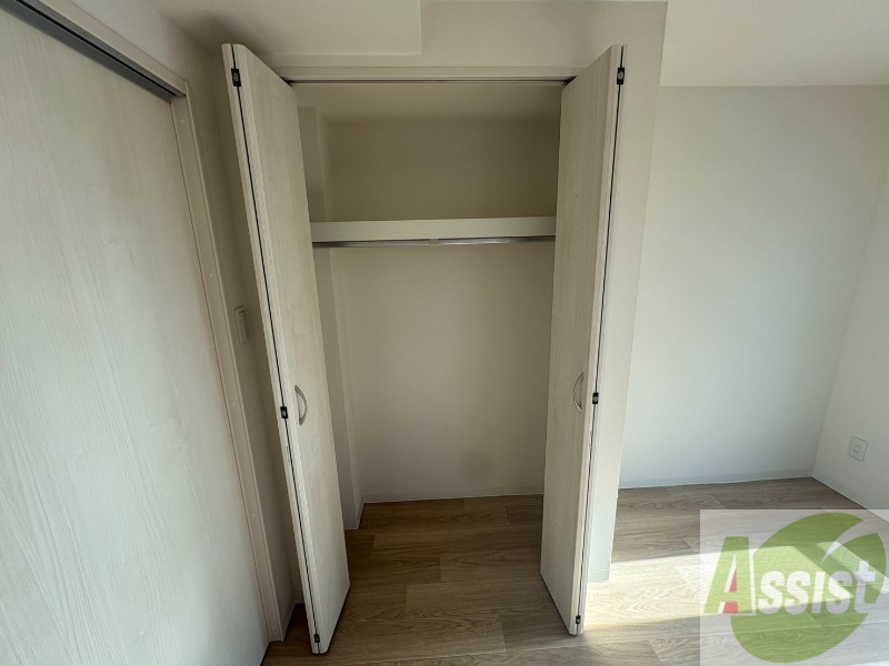 収納　寝室の収納です。部屋がすっきり片付きます。