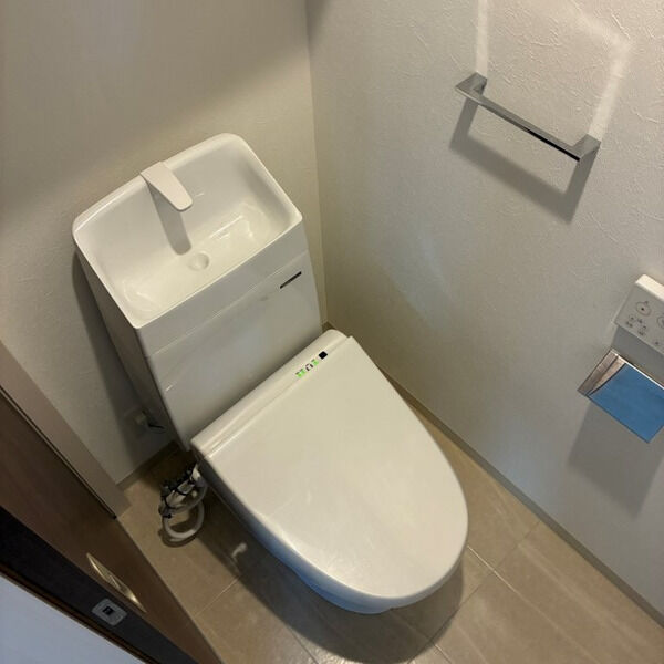 F asecia adioneのトイレ写真