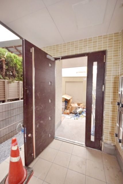 エントランス　お問合せはタウンハウジングまで！※現地待合わせ相談可能