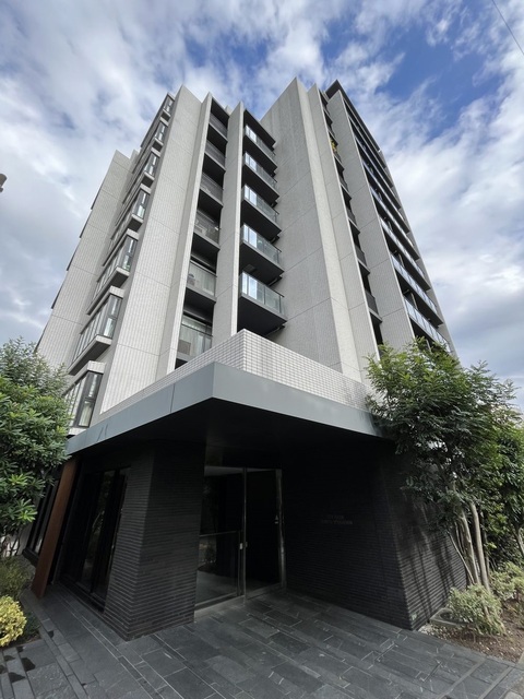 建物外観　鉄筋コンクリート造11階建