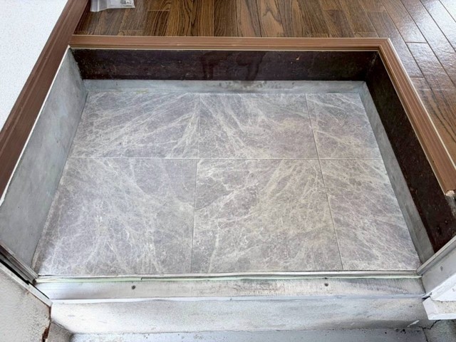玄関　【玄関】同建物別部屋　現況優先