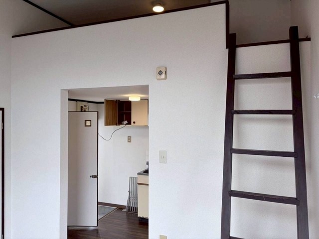 居室・リビング　【居間・リビング】同建物別部屋　現況優先
