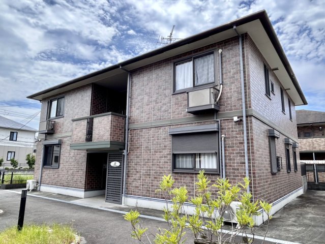 建物外観　レンガ調のきれいな外観です♪見た目も気になるポイントですよね