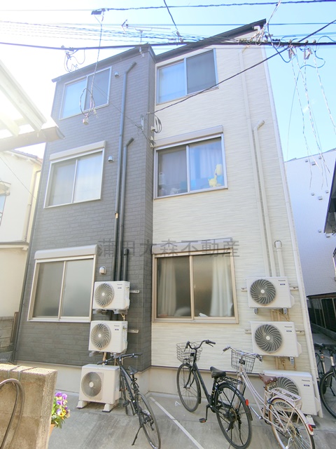 建物外観　2020年11月築　木造地上3階建て 東京都大田区大森本町2