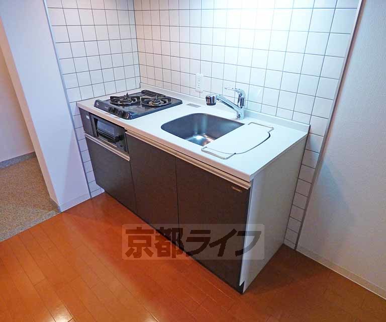 キッチン　調理スペースも広く使いやすいです。