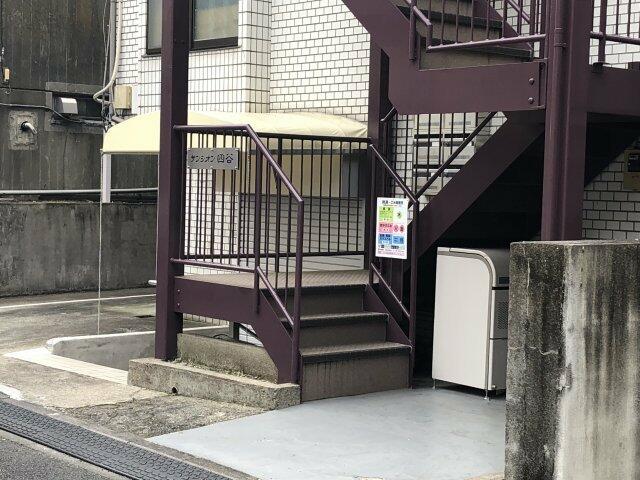 東京メトロ丸ノ内線 四谷三丁目駅 徒歩8分 2階建 築38年の外観写真