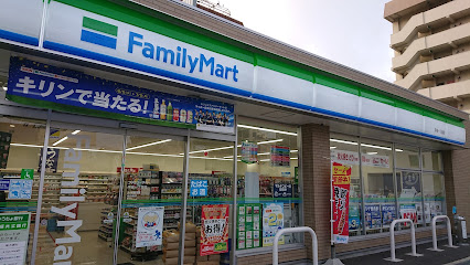 コンビニ　ファミリーマート 平安一丁目店（コンビニ）まで291m