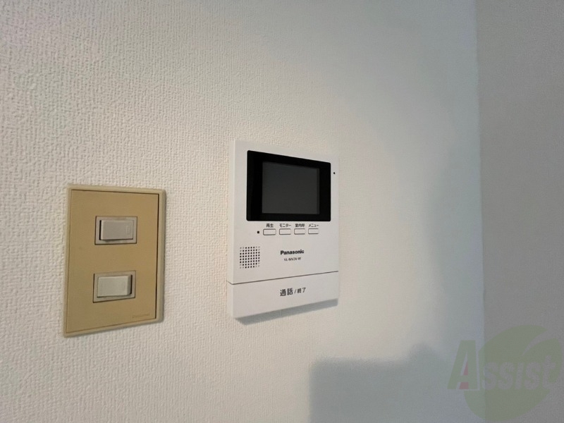 セキュリティ　ＴＶモニター付インターホンです。来客者の顔が見えるので安心！
