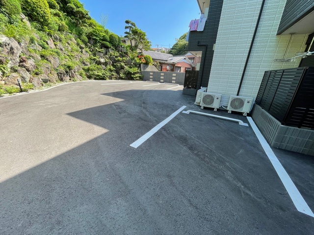 駐車場　敷地内駐車場