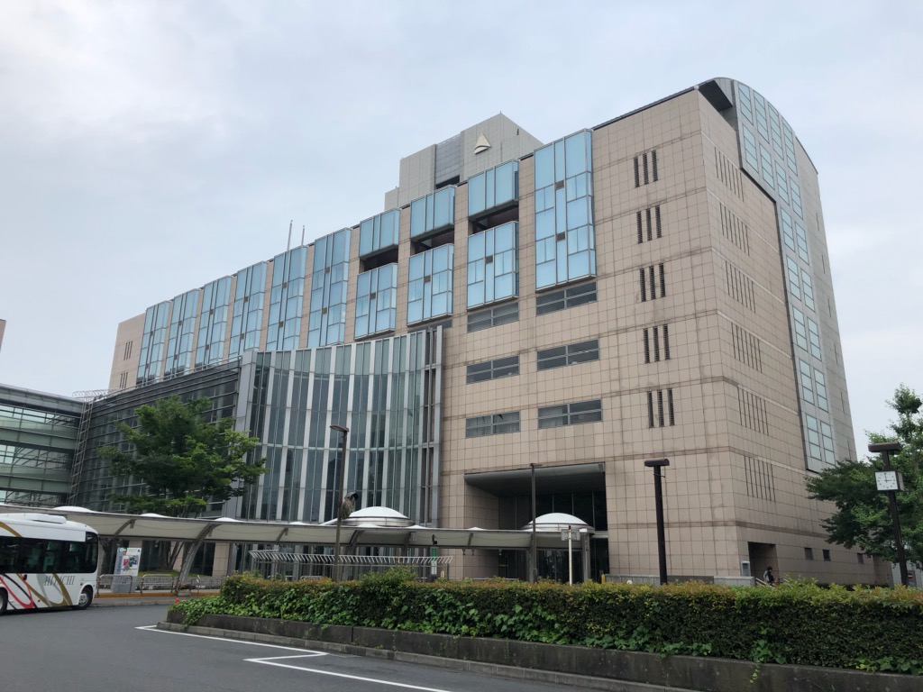役所　足立区役所（役所）まで423m