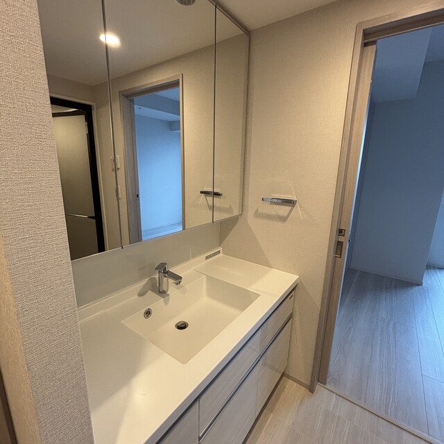 洗面設備　※写真は同タイプ住戸です。