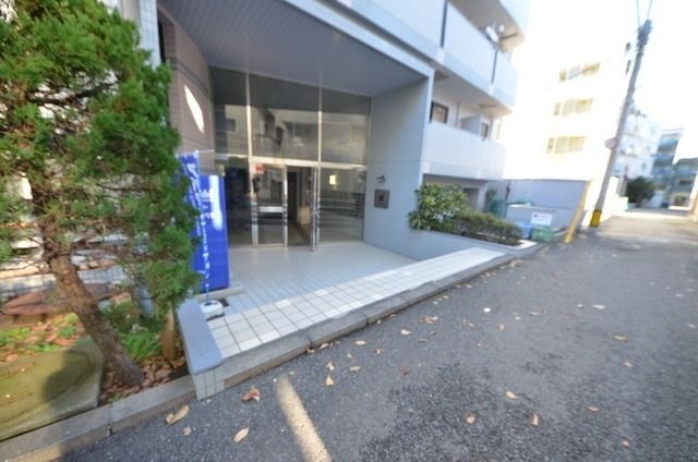 エントランス　★お部屋探しは株式会社タウンハウジング東京まで★