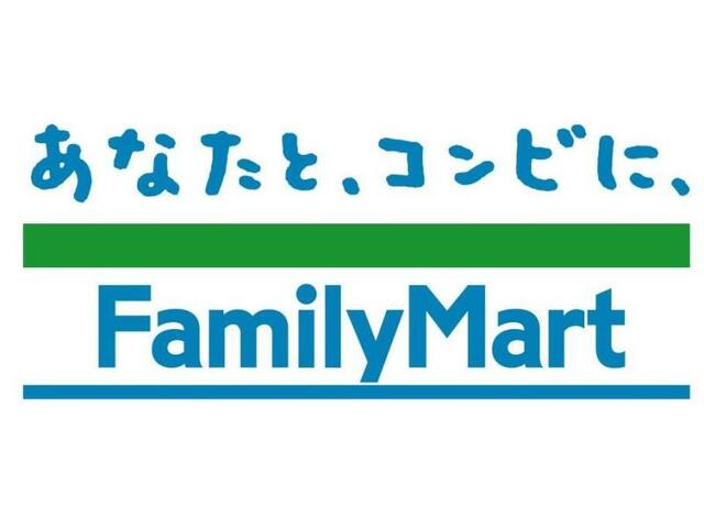 コンビニ　ファミリーマート原宿神宮前店（コンビニ）まで261m