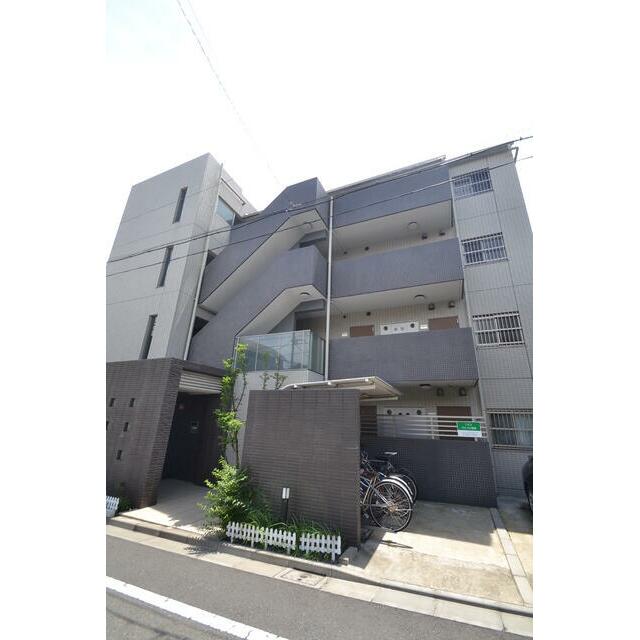 建物外観　住宅街に建つマンション