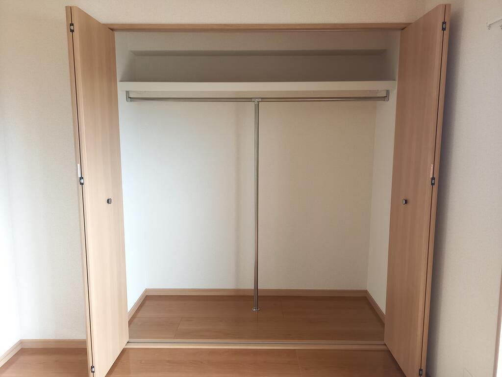 収納　洋間クローゼット