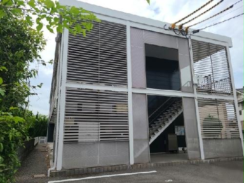 【レオパレス森岡の建物外観】