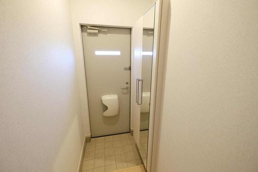 玄関　写真は別室です