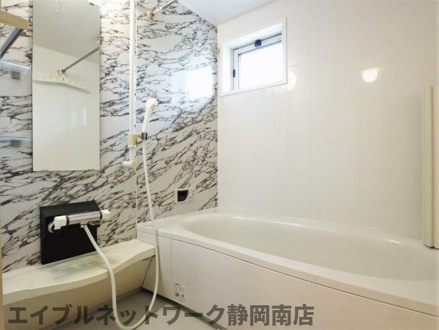 バス・シャワールーム　きれいなお風呂です