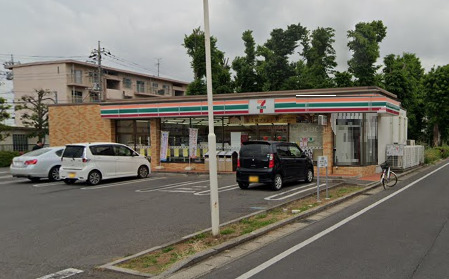 コンビニ　セブンイレブン 流山東初石3丁目店（コンビニ）まで5613m