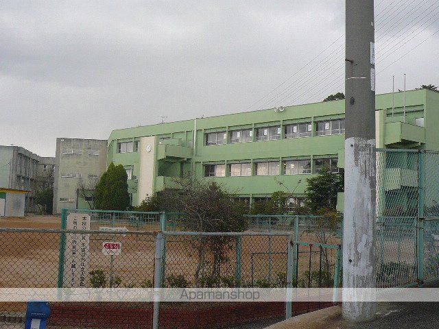 中学校　貝掛中学校（中学校）まで640m