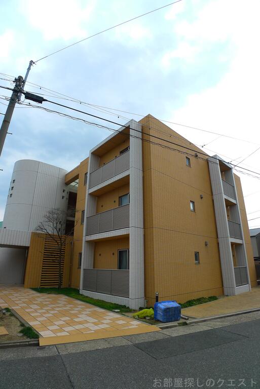 名古屋市昭和区出口町のマンションの建物外観